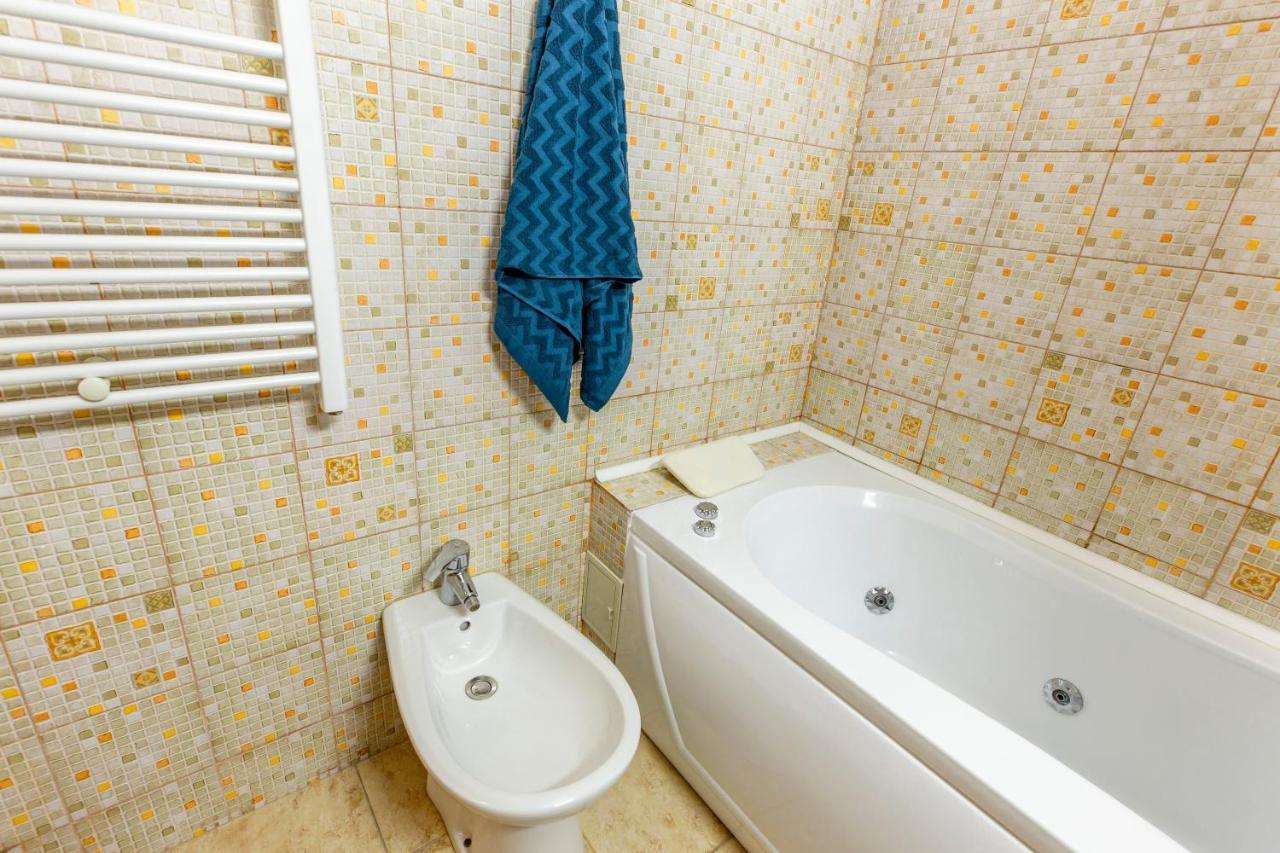 13 Septembrie Apt, Near Marriott Bukarest Kültér fotó