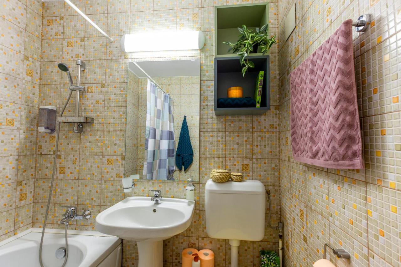 13 Septembrie Apt, Near Marriott Bukarest Kültér fotó